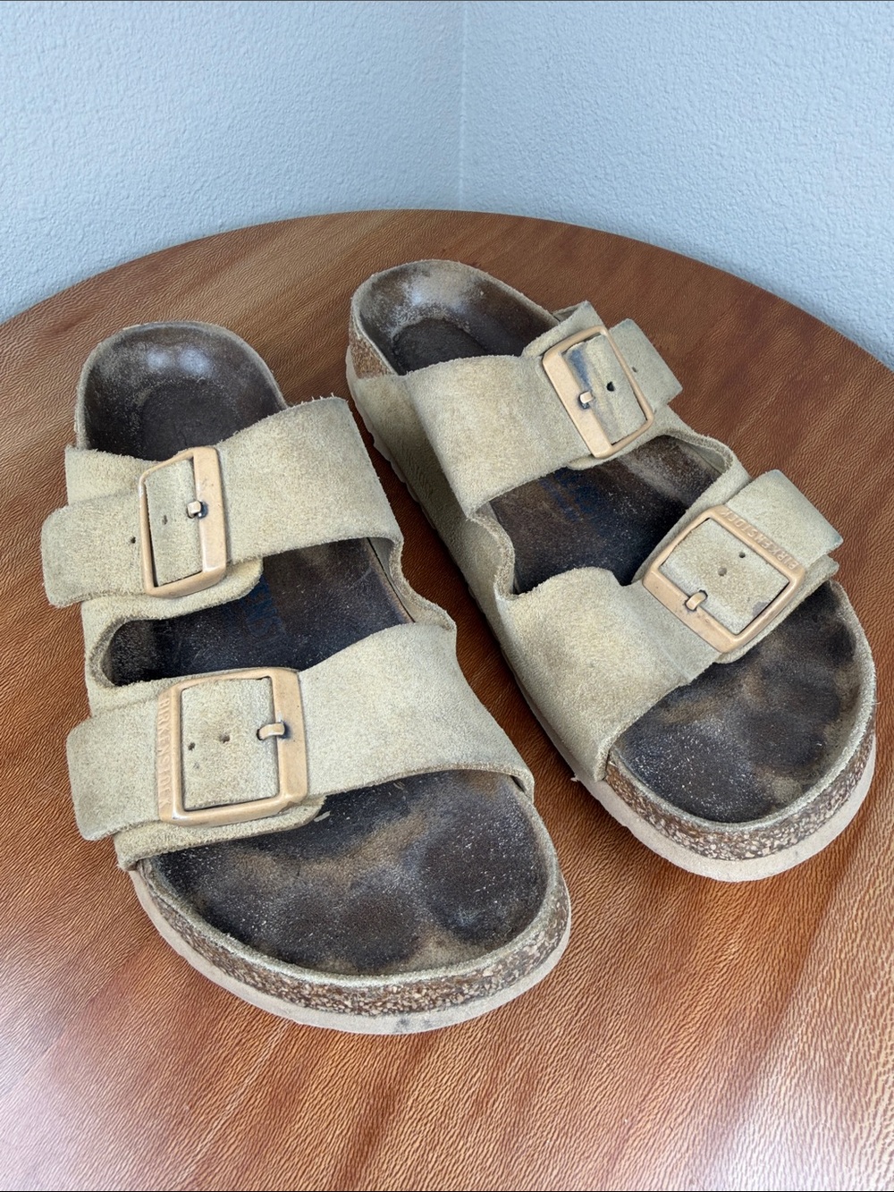 Birkenstock Arizona Sandals USED BEAT UP Size 39/8 Narrow Tan Suede Leather - Picture 4 of 13
